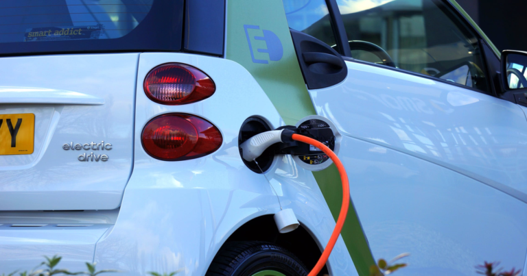 Read more about the article How do E-vehicles benefit the planet?